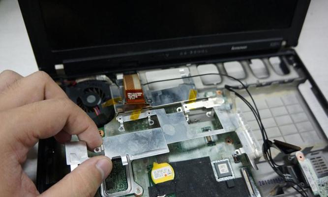 以炫龙x5风扇更换教程（详细教你如何更换以炫龙x5风扇，让电脑性能更稳定）