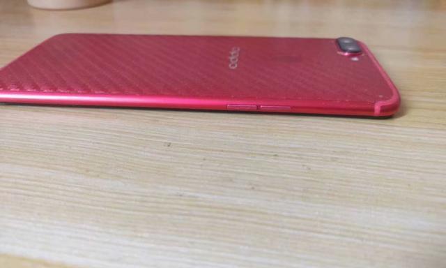 OPPOR11s的优点与使用体验（一款性能出众的手机，让你爱不释手）